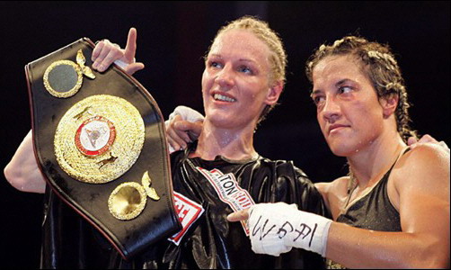 Boxe : Anne-Sophie Mathis récupère sa ceinture WBF