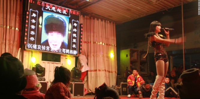 Chine : plus de strip-tease aux enterrements