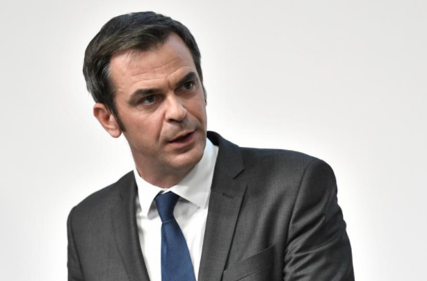 Covid-19 :"un couvre-feu dans certains départements à partir de 18H dès le 2 janvier" annonce Olivier Véran