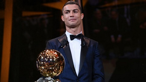 Cristiano Ronaldo puissance 5