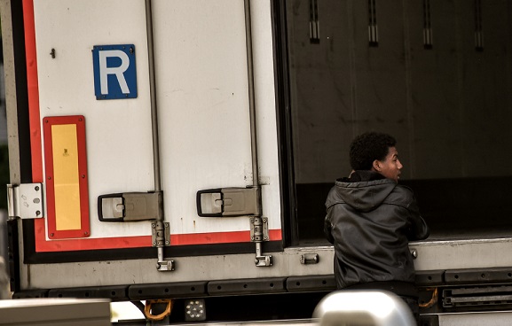 Des migrants retrouvés dans un camion sur l'A31