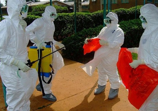 Ebola : l'OMS tire la sonnette d'alarme