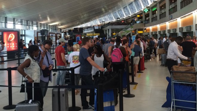 Grève des contrôleurs aériens : 40% des vols supprimés aujourd'hui