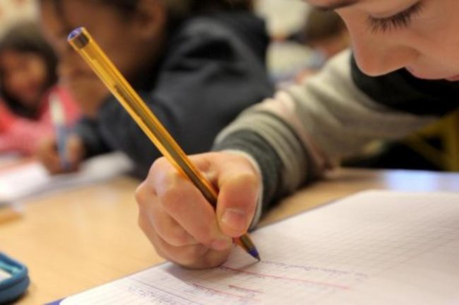 Grèves en séries contre la réforme des rythmes scolaires