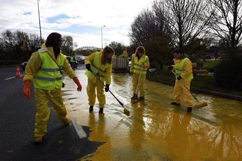 Greenpeace peint un soleil au Luxembourg