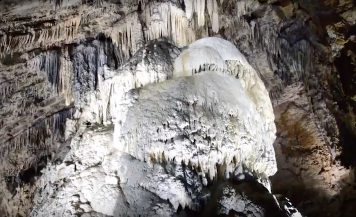 Grottes de Han : un nouvel éclairage LED et un nouveau spectacle de mapping vidéo !!