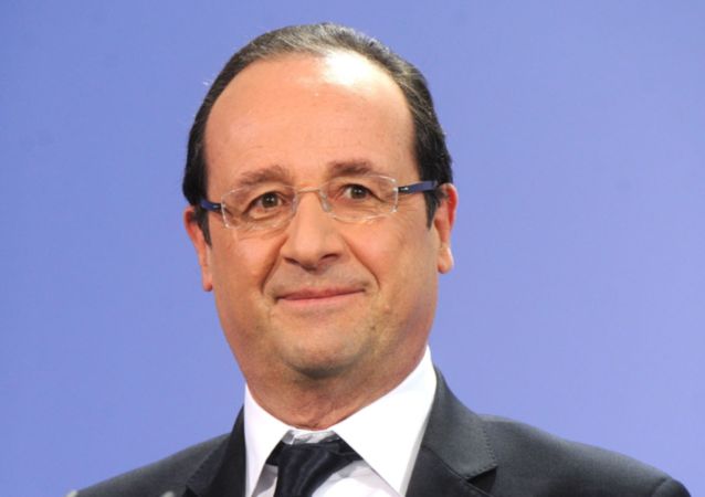 Hollande martèle son objectif de remontée de la courbe du chômage