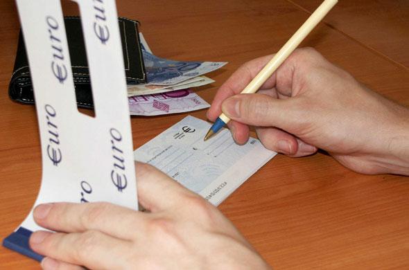 Il reçoit un chèque de... zéro euro et dix centimes