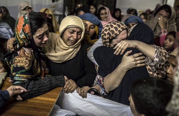 La Communauté Internationale sous le choc après l'attaque meurtière d'une école de Peshawar au Pakistan