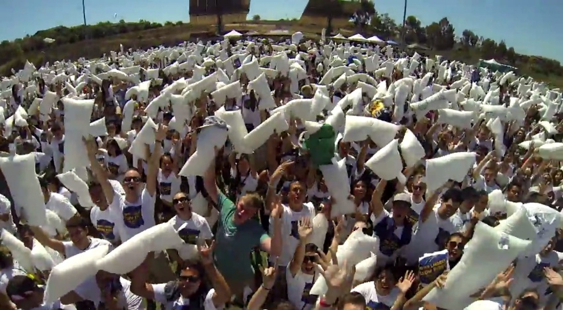 La plus grande bataille d'oreillers au monde