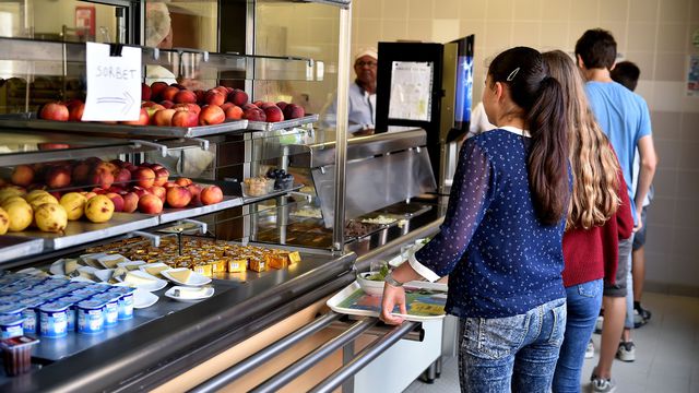 Le département de la Moselle adapte les tarifs de la cantine