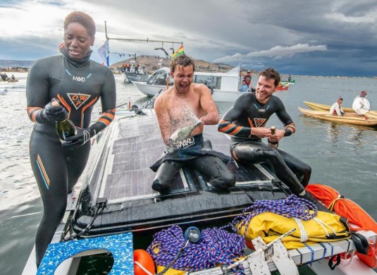 Le lorrain quadri-amputé Théo Curin, a réussi sa traversée du lac Titicaca
