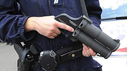 Le ministère de l'Intérieur refuse l'interdiction du Flashball