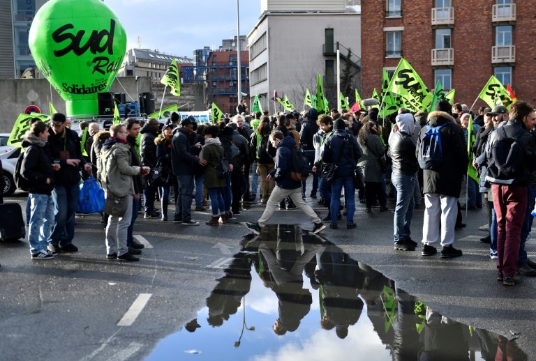 Les cheminots tendent la main aux gilets jaunes