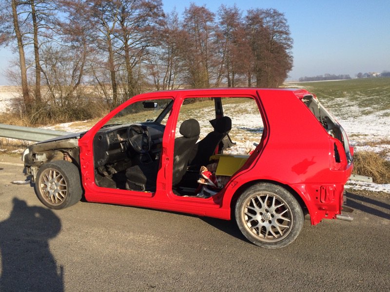 LORRAINE : Il roule avec une voiture désossée