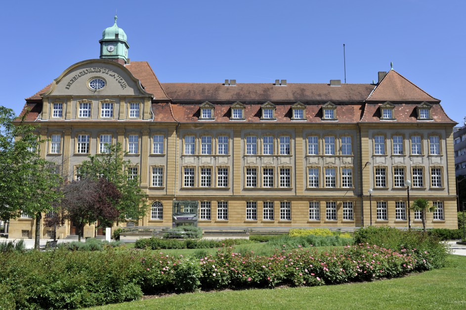Metz : les personnels du lycée Georges de la Tour enterrent l’Éducation Nationale