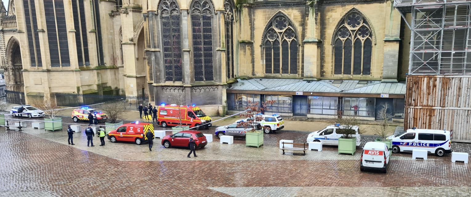 Metz : une femme agressée au couteau, place d'Armes