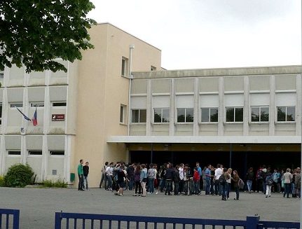 Meuse : manifestation contre la fermeture de 3 collèges 