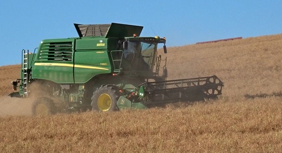 Moissons : prudence aux abords des routes régionales !