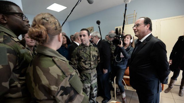Montigny-lès-Metz : François Hollande inaugure le centre du Service Militaire Volontaire