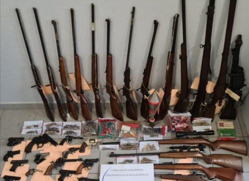 Moselle-Est : près de 40 armes retrouvées chez un quinquagénaire