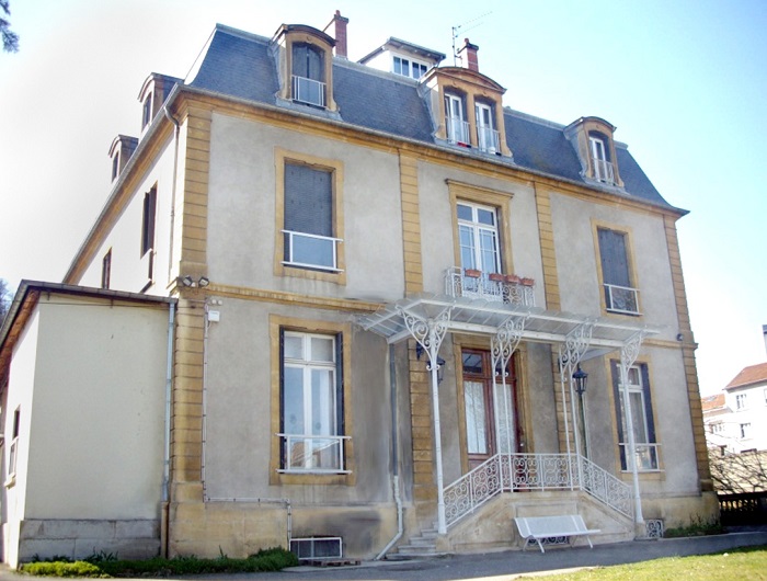 Nancy : une femme condamnée à raser sa maison car elle fait de l'ombre à la voisine