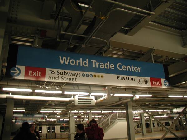 New York : 17 ans après, la station de métro du World Trade Center rouvre ses portes