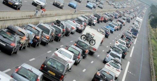 Opération escargot des salariés de France Transfo sur l'A31 et l'A4