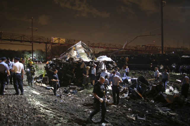Plusieurs morts dans le déraillement d'un train à Philadelphie