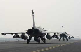 Premier raid de masse pour les forces françaises contre l'état islamique