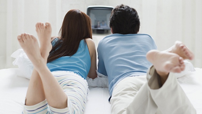 Si vous regardez des séries avec votre moitié, il y a peut être infidélité...