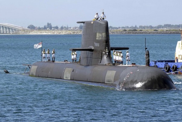 Sous-marins : la France décroche un contrat à 34 milliards d'euros en Australie