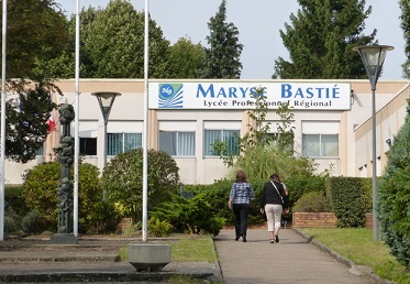 Suppression de classe : La ville d'Hayange dénonce le mépris du gouvernement