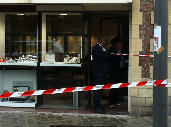 Trois hommes braquent une bijouterie à Petite-Rosselle