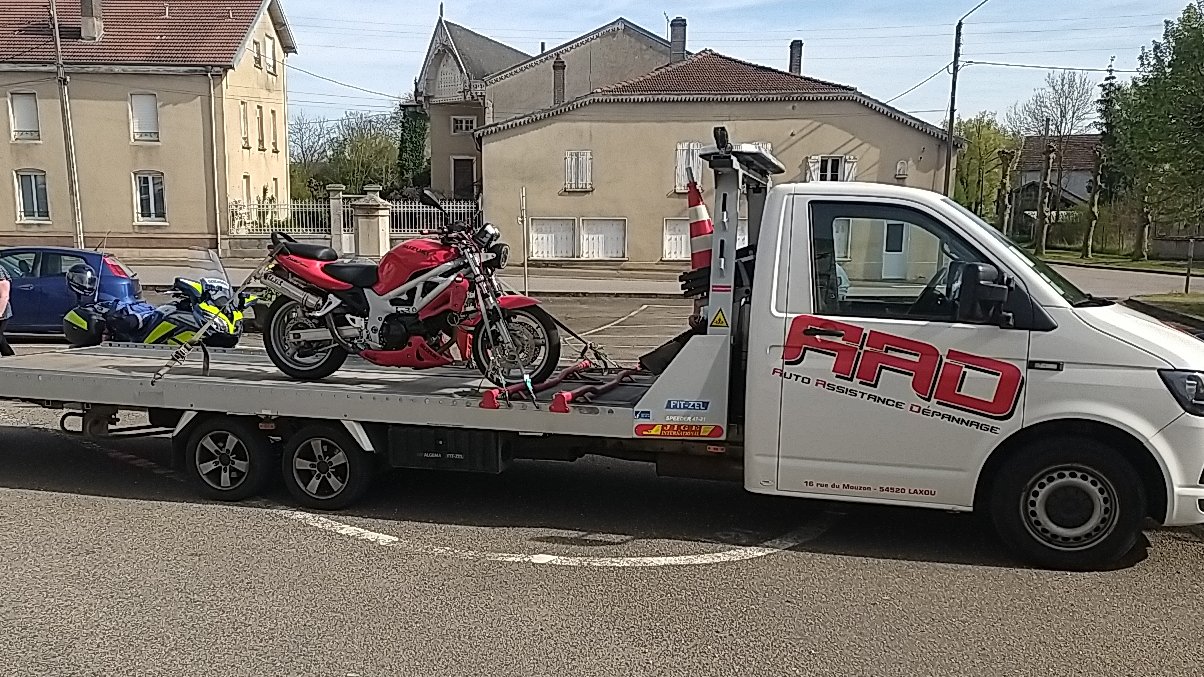 Trop pressé de rentrer après une manifestation, il voit sa moto et son permis confisqués