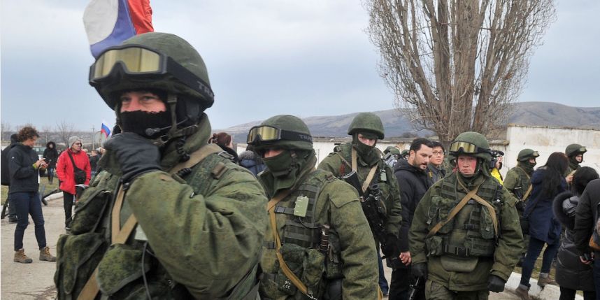 Ukraine : Poutine annonce stopper les manœuvres militaires en Crimée