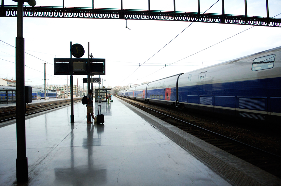 Un jeune homme meurt happé par un train