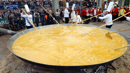 Une omelette géante