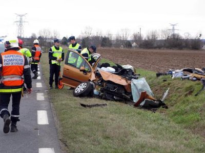 Ville-au-Val : choc frontal entre un bus et une voiture